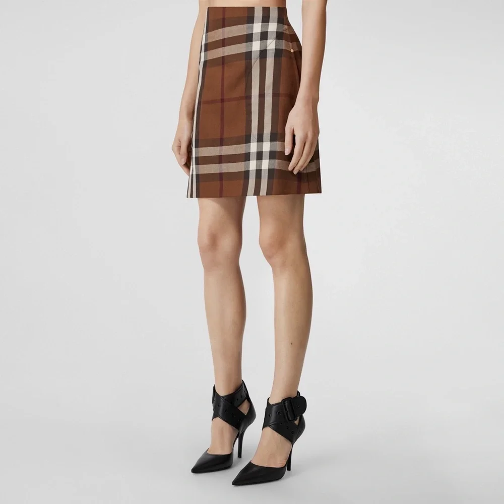✨ New Authentic Burberry Wool Check Skirt – Dark Birch Brown | Women’s Size 0 ✨